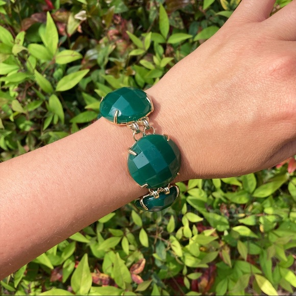 Kendra Scott Cassie Bracelet in Green Onyx - Picture 2 of 7